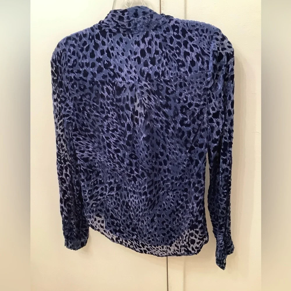 L'Agence Lydia Navy Drape Leopard Velvet Burnout Wrap Blouse Women’s Size XS/T‍‍ - Picture 7 of 7